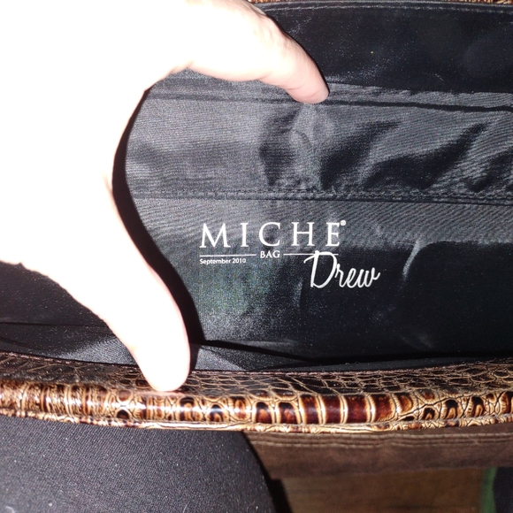 Miche Prina "Drew" Shell - Picture 2 of 2